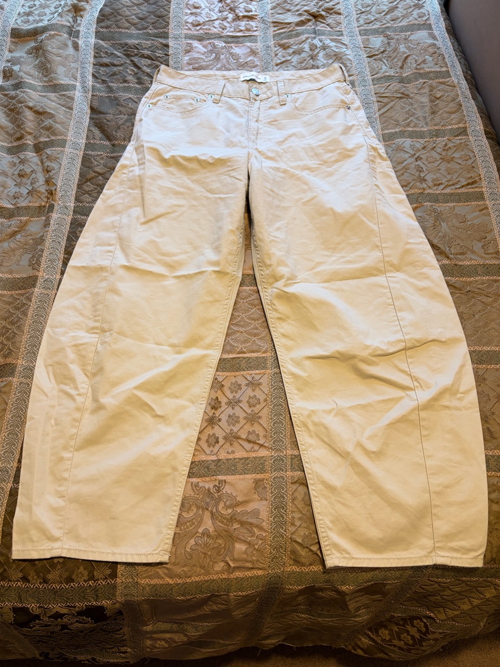 Abercrombie Barrel-Leg Pants in Light Beige